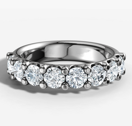 Shared Prong Band With 0.25ct Round Brilliant Cut Diamonds