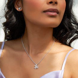 Elegant Loop Pendant – Stylish White Gold Statement Jewelry | JewelVerra