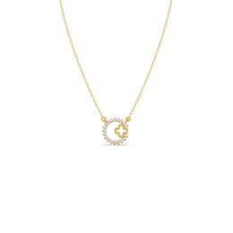 Diamond Circle Necklace with Clover Cutout – Elegant Pendant in Yellow Gold | JewelVerra