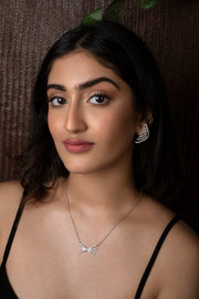 Elegant Loop Pendant – Stylish White Gold Statement Jewelry | JewelVerra